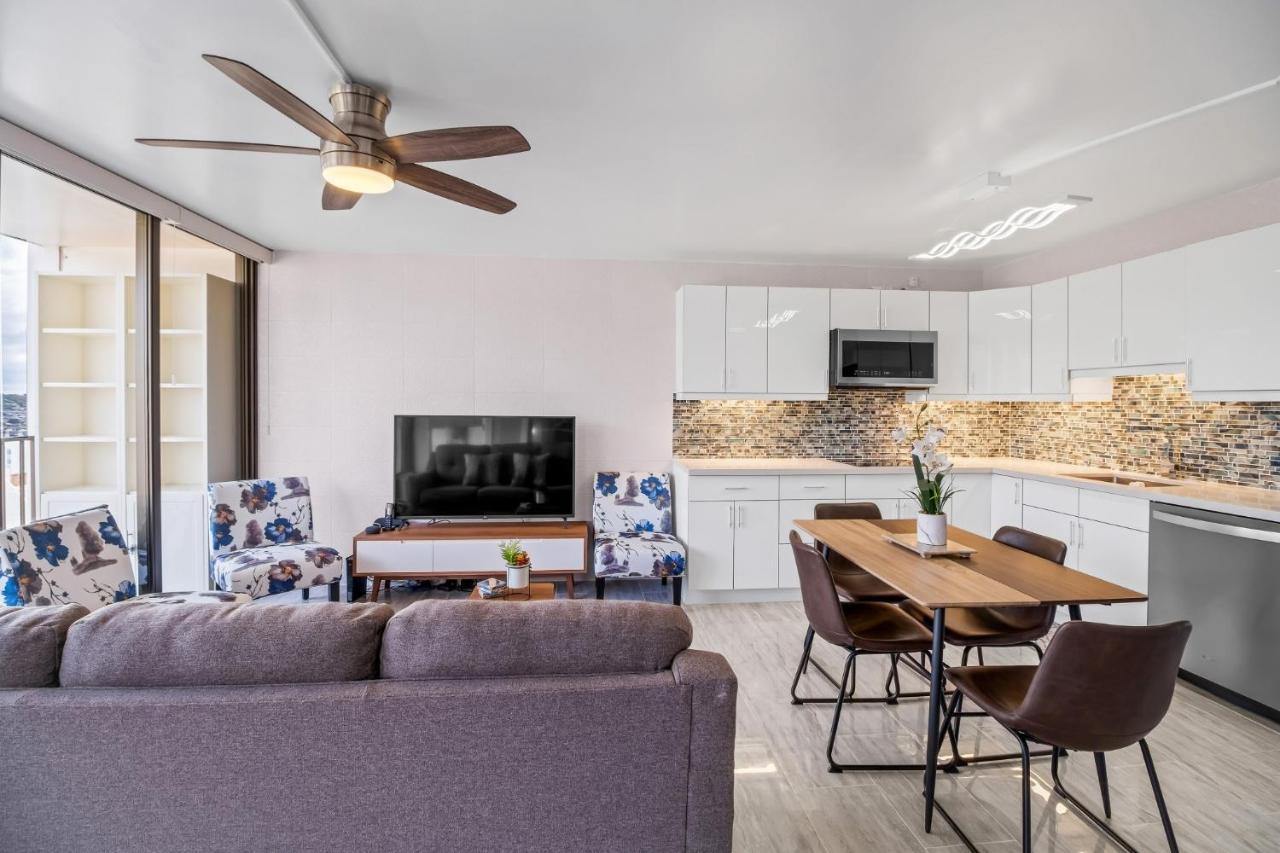 Newly Remodeled - 30th Floor With Epic Mountain Views Apartamento