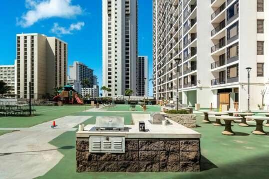 Newly Remodeled - 30th Floor With Epic Mountain Views Apartamento