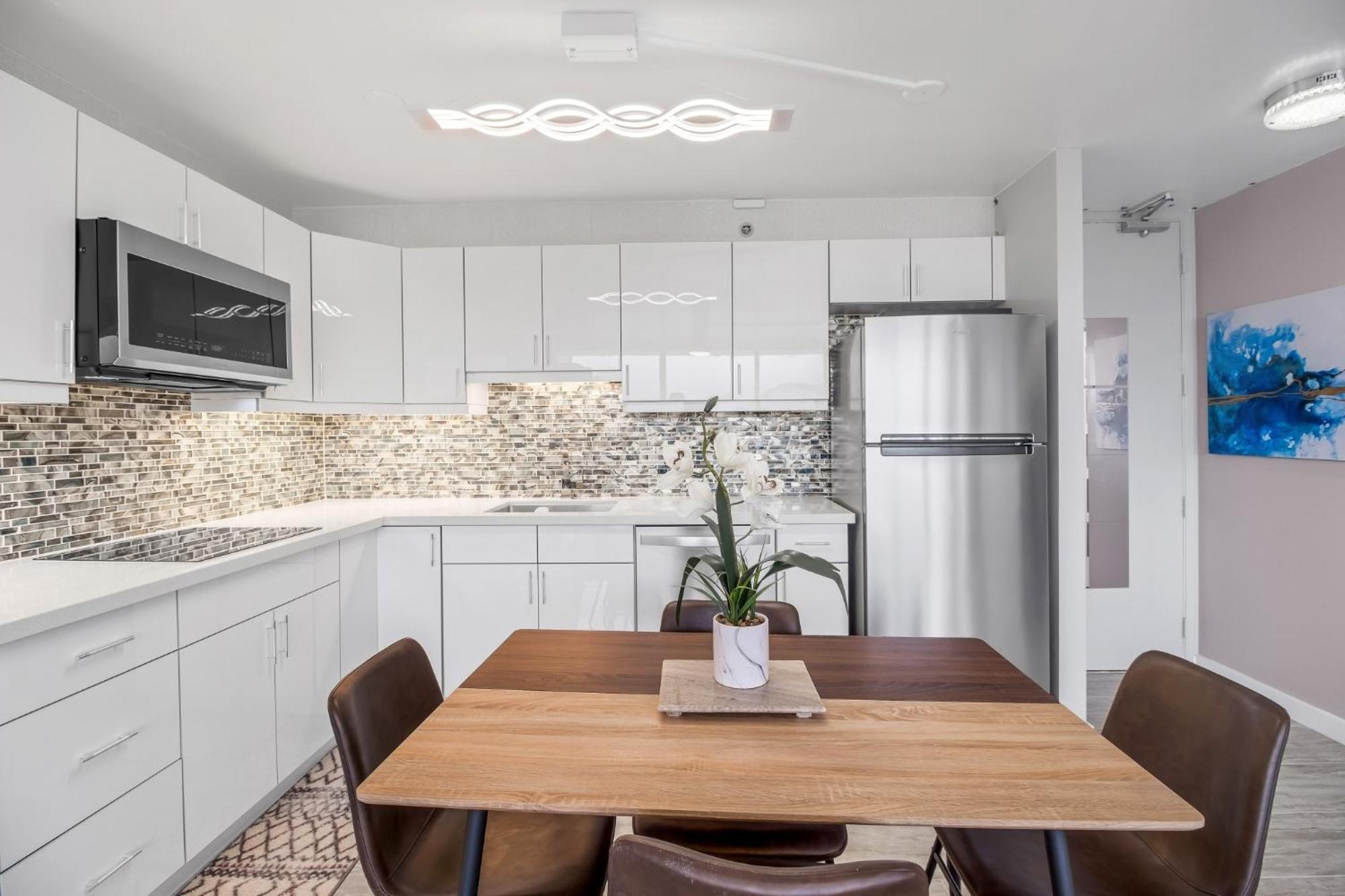 Apartamento Newly Remodeled - 30th Floor With Epic Mountain Views *